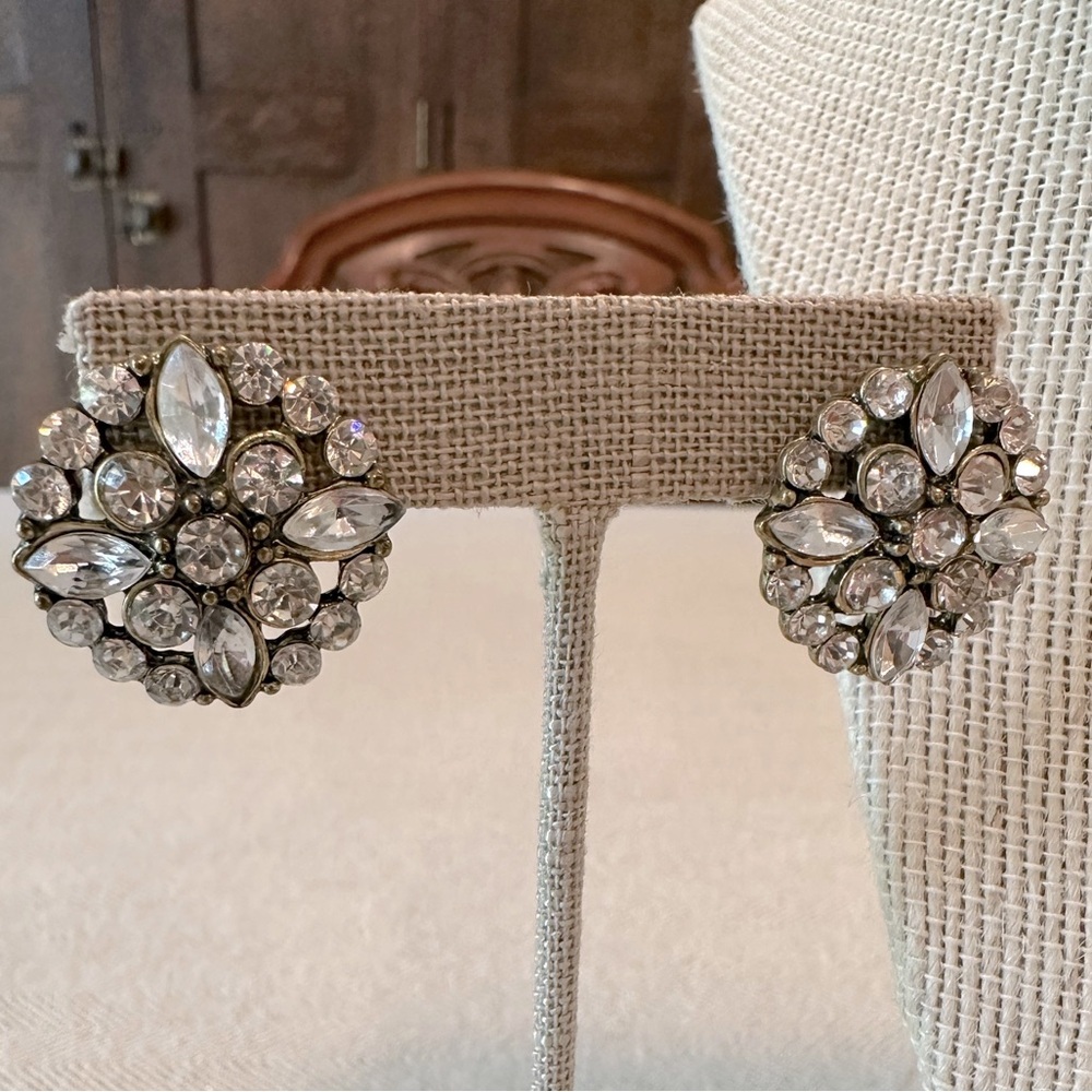 3 Piece Antiqued Gold Tone Rhinestone Set Earrings, Necklace & Hair Comb - Picture 10 of 12